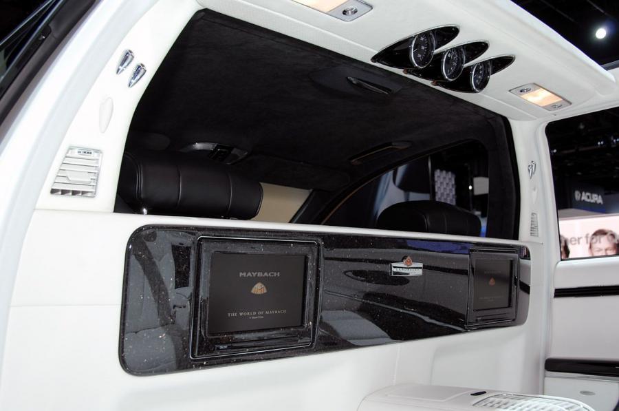 Интерьер Maybach 62S Landaulet Concept 2007 года  (фото 5 из 36)